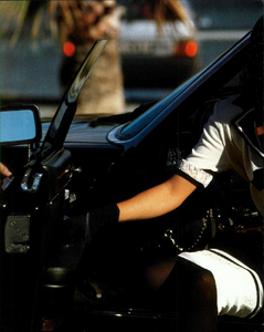 Carrara_Giorgio_Grati_Spring_Summer_1990_01.thumb.png.6914205c45b6ee57c3bc233fde79f940.png
