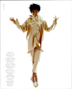 Castaldi_Vogue_Italia_January_1990_04.thumb.png.9c343cfce9950c0a68014b5603d2960b.png