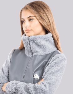 Chaqueta-Terrain-Mujer-Gris-perla3.png