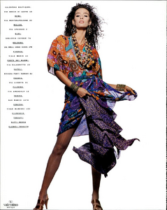 Chin_Valentino_Spring_Summer_1990_03.thumb.png.488893a54e036adb92f63360e6413d8b.png