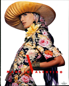 Chin_Valentino_Spring_Summer_1990_04.thumb.png.7f4e456d93ef5e3a6e3cea0cb7362ee2.png