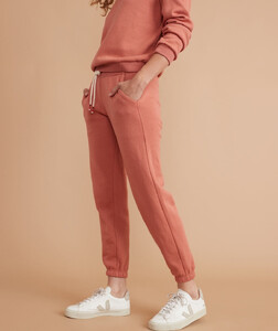 Classic_Jogger_Rosewood23713-Final-web.jpg