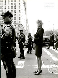Comte_Vogue_Italia_October_1996_08.thumb.png.4c06bdfd9b94abca3ed0b8934dc25273.png