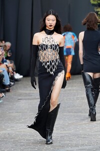 Davi_Koma_SS23_Womenswear_022.width-1280_eUOFMR37v1DsPdSX.thumb.jpg.56d53280525efce3fef59ee6a5c3b24d.jpg