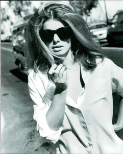 Demarchelier_Vogue_Italia_January_1990_04.thumb.png.5e0482894e181bc88532a82c6dce19ed.png