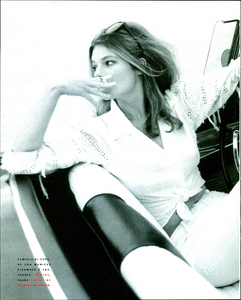 Demarchelier_Vogue_Italia_January_1990_07.thumb.png.da63fff914347009cb92548662e19751.png