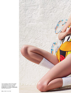 Diekgerdes_AnOther_Magazine_Spring_Summer_2007_03.thumb.jpg.c597c306bd313dc6652e955d0436ade2.jpg