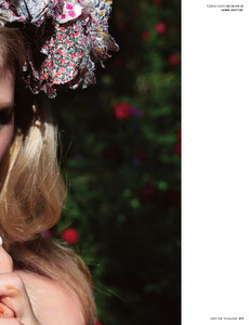 Diekgerdes_AnOther_Magazine_Spring_Summer_2007_08.thumb.jpg.d99cdd398ff2175231e68b56583f1626.jpg