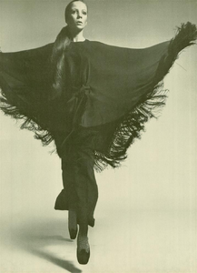 Firenze_Bailey_Vogue_Italia_July_August_1969_11.thumb.png.7c7ce0c089ab483d0afb499cfa286aa7.png