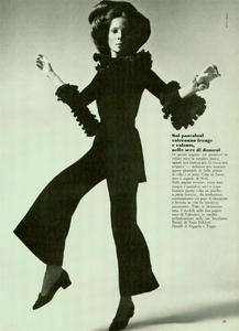 Firenze_Bailey_Vogue_Italia_July_August_1969_12.thumb.png.d69fd8e146c8afb1934626f4e14c3bfc.png