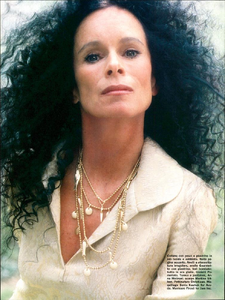 GC_Comte_Vogue_Italia_July_1996_03.thumb.png.e36738ccf79c70253aa3fb66907c58be.png
