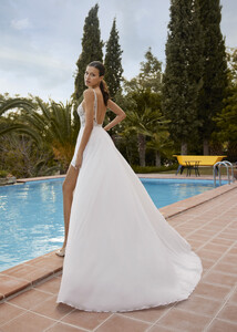Herve-Paris_My-freedom_Ainhoa_Back_029-scaled.jpg