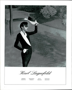 Karl_Lagerfeld_Spring_Summer_1990_03.thumb.png.5dbc5dcb38377bdb68f6498ee105ea87.png