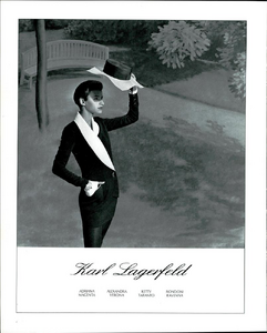 Karl_Lagerfeld_Spring_Summer_1990_03.thumb.png.9f57585faa6094faa6d9dff38b162194.png