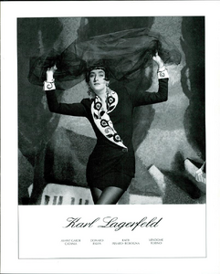 Karl_Lagerfeld_Spring_Summer_1990_04.thumb.png.43c638534e3899662fc264d977aeb3e9.png