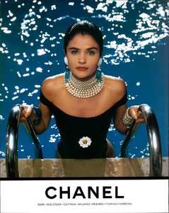 Lagerfeld_Chanel_Spring_Summer_1990_03.thumb.png.b96095b4eb4e31db57c2ef2709a98bb8.png