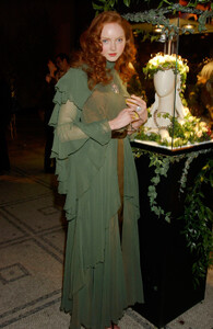 LilyCole_DeBeers_2005_04.jpg