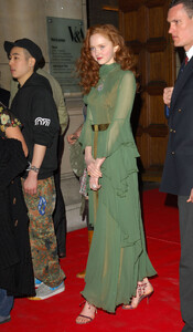 LilyCole_DeBeers_2005_06.jpg