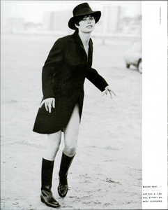 Lindbergh_Vogue_Italia_January_1990_07.thumb.png.1b2ea1e2d64a7f20c7c788a77aa0ad95.png