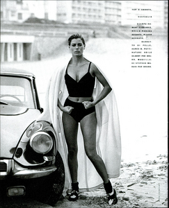 Lindbergh_Vogue_Italia_January_1990_11.thumb.png.dcf5ed999f7fe97b806aac389d967c68.png