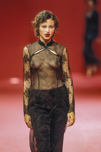 Lolita-Lempicka-SS-98-5.thumb.jpg.dd12e098d1e5c3297535c80443905a46.jpg