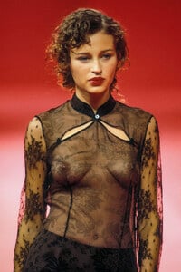 Lolita-Lempicka-SS-98-7.thumb.jpg.fad992c2da82e5c0617d8e42427177e3.jpg