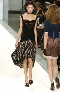 Louis_Vuitton_FW2004_10.jpg