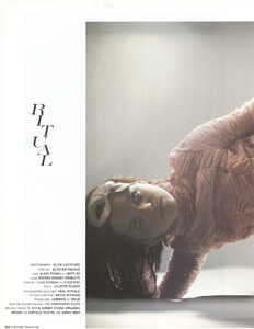 Luchford_AnOther_Magazine_Autumn_Winter_2002_03_01.thumb.jpg.ac7a4690da9f0c2c1aeb4488f8ddd4dc.jpg