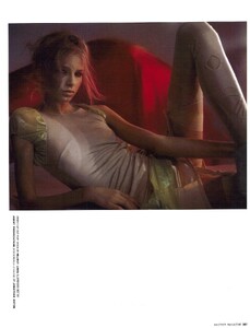 Luchford_AnOther_Magazine_Spring_Summer_2004_06.thumb.jpg.565b03b4482716e06d7b503c82a47c0d.jpg