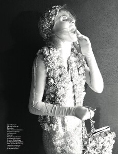 Luchford_AnOther_Magazine_Spring_Summer_2009_10.thumb.jpg.e2df55d2eb2667cbc4384c325db4c74f.jpg