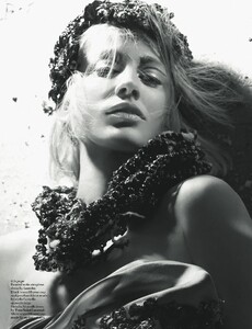 Luchford_AnOther_Magazine_Spring_Summer_2009_17.thumb.jpg.9d4d8398d8c4bb695447f3cbd4c7d5c7.jpg