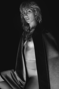 Luchford_Purple_Fashion_14_Fall_Winter_2010_11_04.thumb.png.6884a0dfdd34a47f948117bd4e375719.png