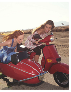 Luchford_UK_Vogue_March_2018_09.thumb.png.c7ee49d4c5678528733e49f822e1ef39.png
