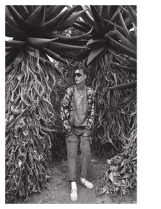 Luchford_UK_Vogue_March_2018_10.thumb.png.14fbde70ef3f8f0d5223a255db2b0f5c.png