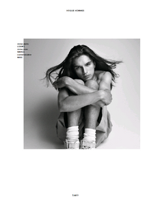 Luchford_Vogue_Hommes_Fall_Winter_2021_22_04.thumb.png.42528edb7d0ac4b42e42199a6eb0788b.png