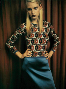 Luchford_Vogue_Italia_November_1996_10.thumb.png.c96e332fe8a9297f6a6bf965874dc244.png
