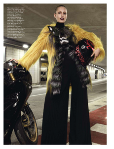 Luchford_Vogue_Paris_November_2012_09.thumb.png.049472ccce515099696b1eaaa0e3f556.png