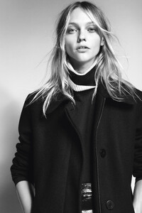 Luchford_i-D_Magazine_Fall_2014_01.thumb.jpeg.e4679330278392b4cc383ccf8f20486e.jpeg