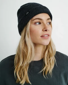 MERINO_BEANIE_WOMENS-5_1200x.thumb.png.5654e496366894de68947c0c3ffd2aef.png