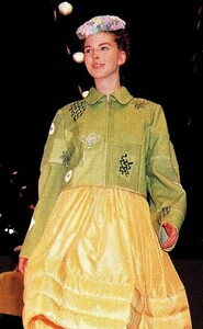 MarieClaireJapon7-89CommeDesGarcons.thumb.jpg.5361b609d7c9ed0da6c9bd7c2d6f99ad.jpg