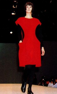 MarieClaireJapon7-89YohjiYamamoto.thumb.jpg.68960b879a6c6094b656b036833708c5.jpg