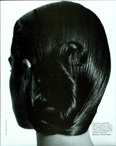 McKinley_Vogue_Italia_April_1990_02.thumb.png.2c44487ca06004ea393dfa529dc09b8a.png