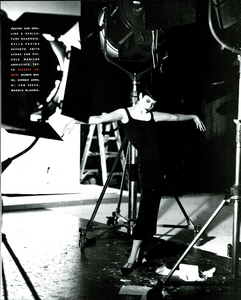 Meisel_Vogue_Italia_January_1990_04.thumb.png.449879fd4677b4f064ba4c0d2fe5ca79.png
