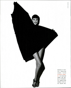 Meisel_Vogue_Italia_January_1990_05.thumb.png.55b45a3a0d59c66a2e7be371f3f8fdb0.png