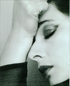 Metzner_Vogue_Italia_January_1990_03.thumb.png.02bae96ed3b51d4233d59fee09e431be.png