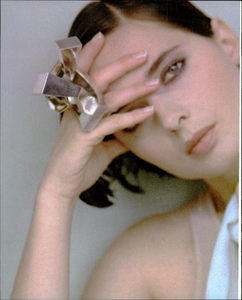 Metzner_Vogue_Italia_January_1990_07.thumb.png.a89f4f8c4397b7c131cfea0dc9a09e43.png