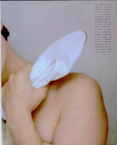 Metzner_Vogue_Italia_January_1990_08.thumb.png.e40d536131ecd04f136d778872982fe3.png