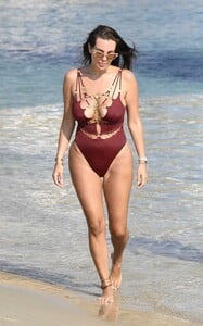 NadineMiradaSwimsuit02.jpg