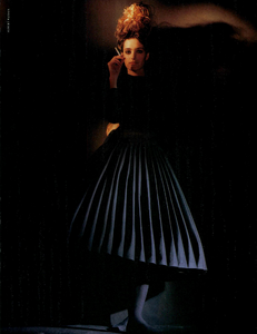 Nero_Watson_Vogue_Italia_January_1990_04.thumb.png.08cb72d0ea6926562bd51bea0c51fa1a.png