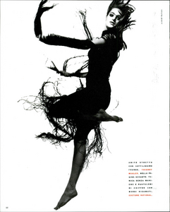Nero_Watson_Vogue_Italia_January_1990_05.thumb.png.2c10e2927b6b19ac06261d023c285e60.png